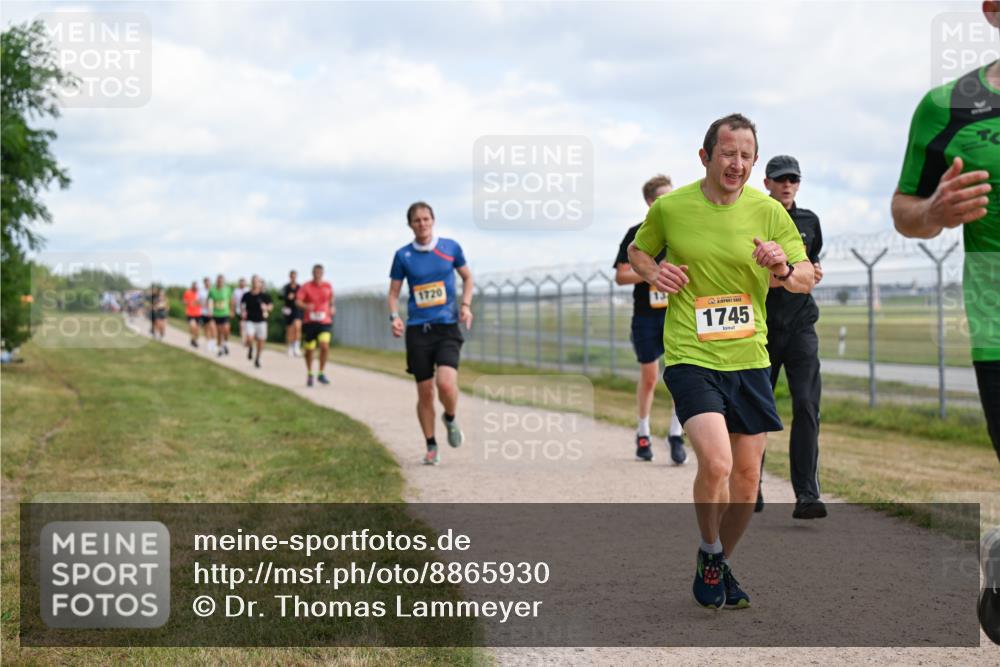 14.09.2025 - Airport Race Dr. Thomas Lammeyer http://msf.ph/oto/8865930 14.09.2025 12:06:27 Laufen 1720, 1745 meine-sportfotos.de