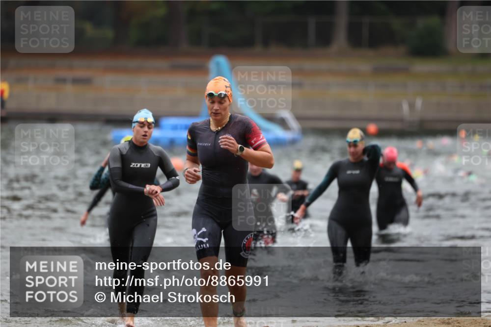 14.09.2025 - Stadtparktriathlon Michael Strokosch http://msf.ph/oto/8865991 14.09.2025 09:13:06 Schwimmen 454, 481, 493, 502 meine-sportfotos.de