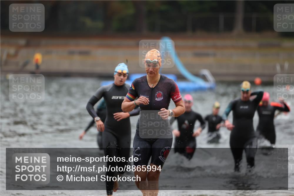 14.09.2025 - Stadtparktriathlon Michael Strokosch http://msf.ph/oto/8865994 14.09.2025 09:13:06 Schwimmen 454, 481, 493, 502 meine-sportfotos.de