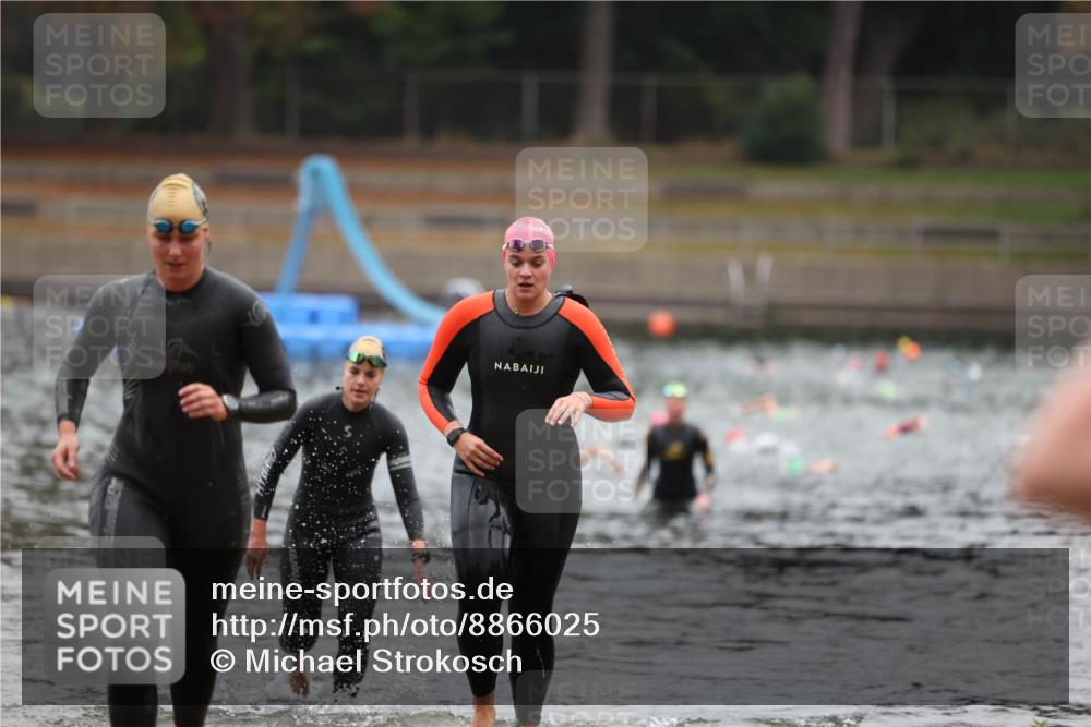 14.09.2025 - Stadtparktriathlon Michael Strokosch http://msf.ph/oto/8866025 14.09.2025 09:13:16 Schwimmen 471, 472, 479, 481 meine-sportfotos.de