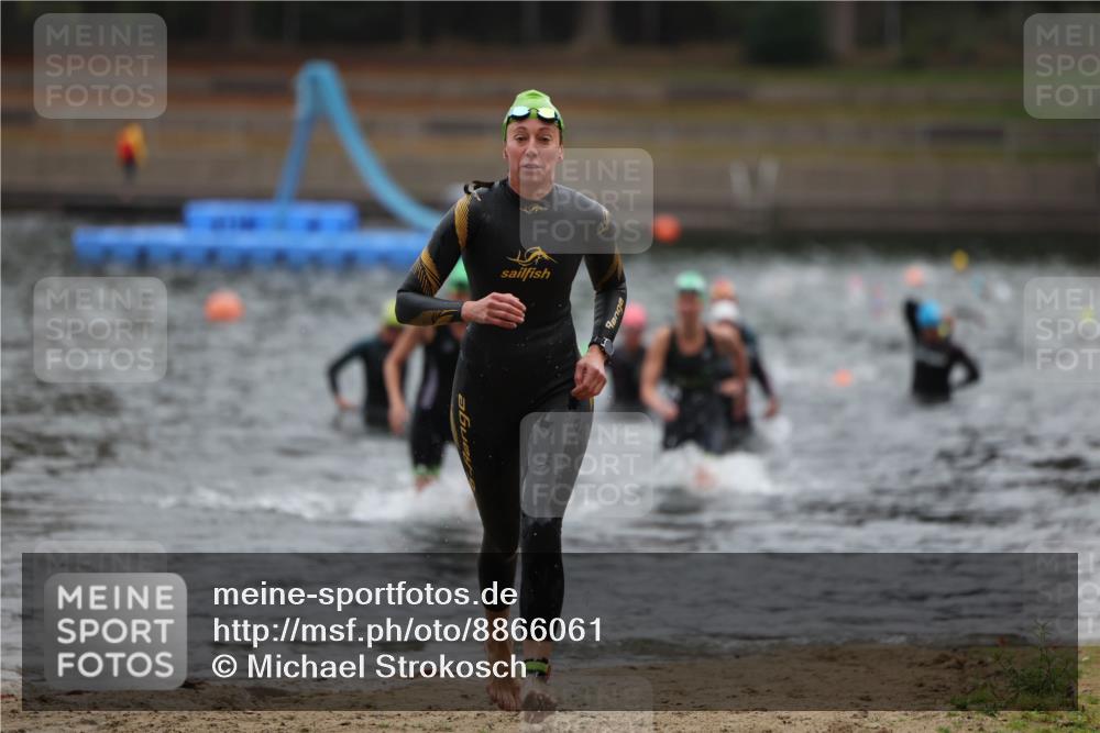 14.09.2025 - Stadtparktriathlon Michael Strokosch http://msf.ph/oto/8866061 14.09.2025 09:13:31 Schwimmen 438, 503 meine-sportfotos.de