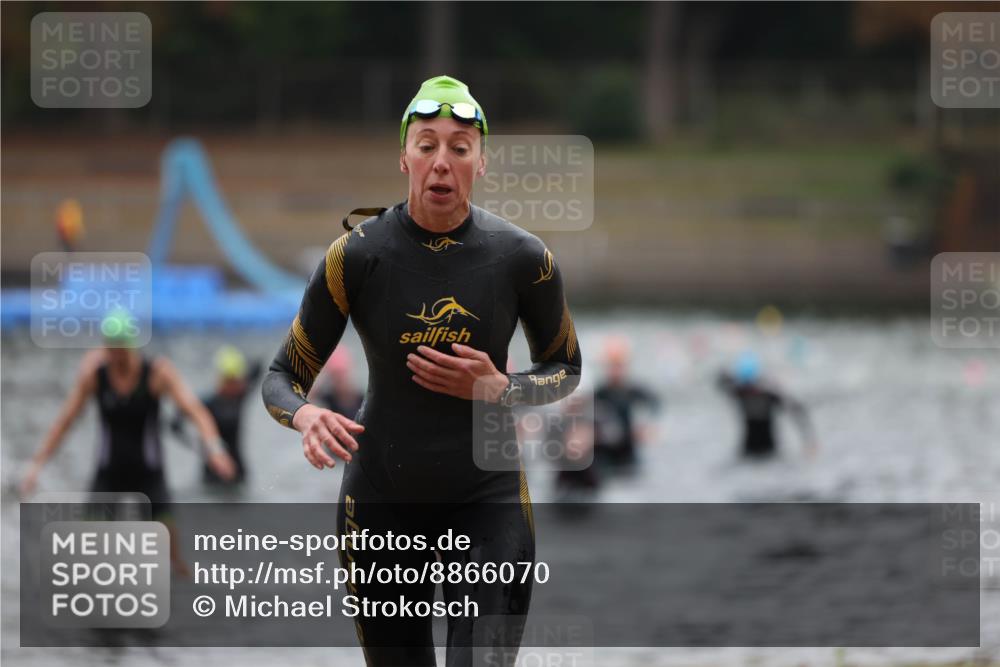 14.09.2025 - Stadtparktriathlon Michael Strokosch http://msf.ph/oto/8866070 14.09.2025 09:13:33 Schwimmen 438, 503 meine-sportfotos.de