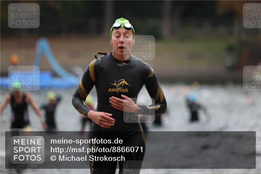 14.09.2025 - Stadtparktriathlon Michael Strokosch http://msf.ph/oto/8866071 14.09.2025 09:13:33 Schwimmen 438, 503 meine-sportfotos.de