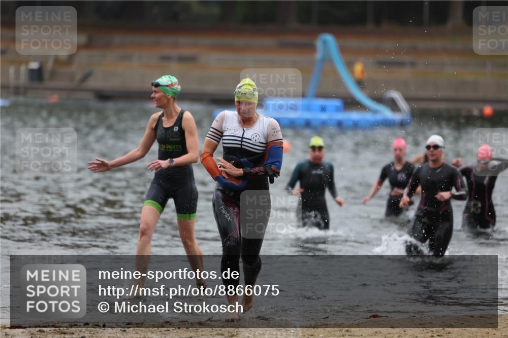 14.09.2025 - Stadtparktriathlon Michael Strokosch http://msf.ph/oto/8866075 14.09.2025 09:13:38 Schwimmen 438, 439, 464, 492, 503 meine-sportfotos.de