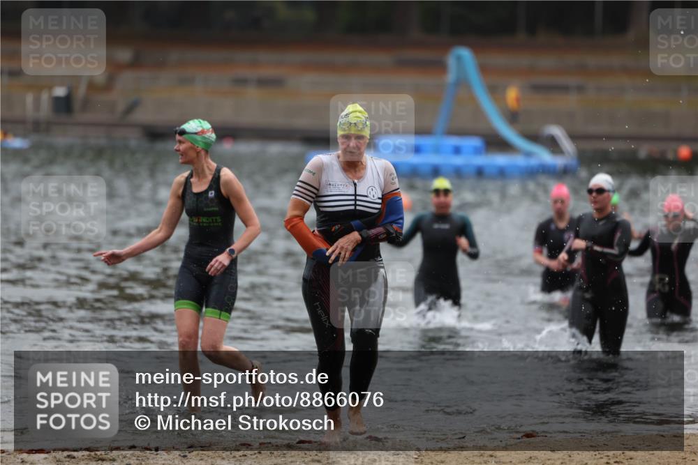 14.09.2025 - Stadtparktriathlon Michael Strokosch http://msf.ph/oto/8866076 14.09.2025 09:13:39 Schwimmen 438, 439, 464, 492 meine-sportfotos.de