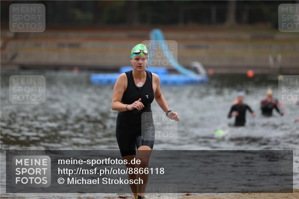 14.09.2025 - Stadtparktriathlon Michael Strokosch http://msf.ph/oto/8866118 14.09.2025 09:14:00 Schwimmen 442, 498 meine-sportfotos.de