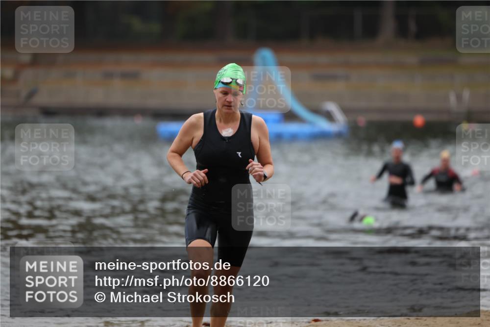 14.09.2025 - Stadtparktriathlon Michael Strokosch http://msf.ph/oto/8866120 14.09.2025 09:14:00 Schwimmen 442, 498 meine-sportfotos.de