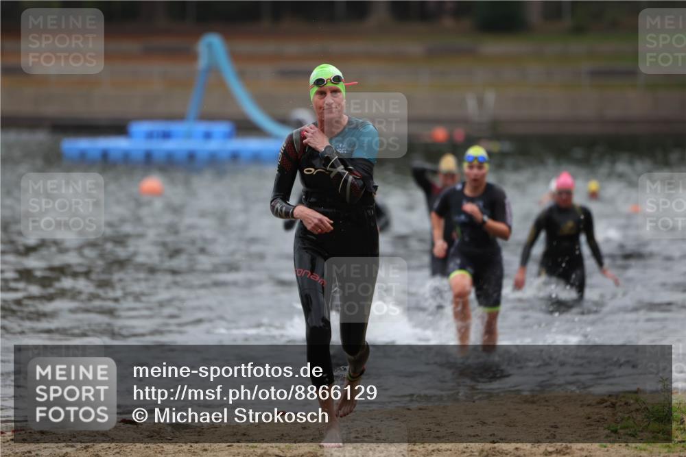 14.09.2025 - Stadtparktriathlon Michael Strokosch http://msf.ph/oto/8866129 14.09.2025 09:14:11 Schwimmen 469, 486, 495, 500 meine-sportfotos.de