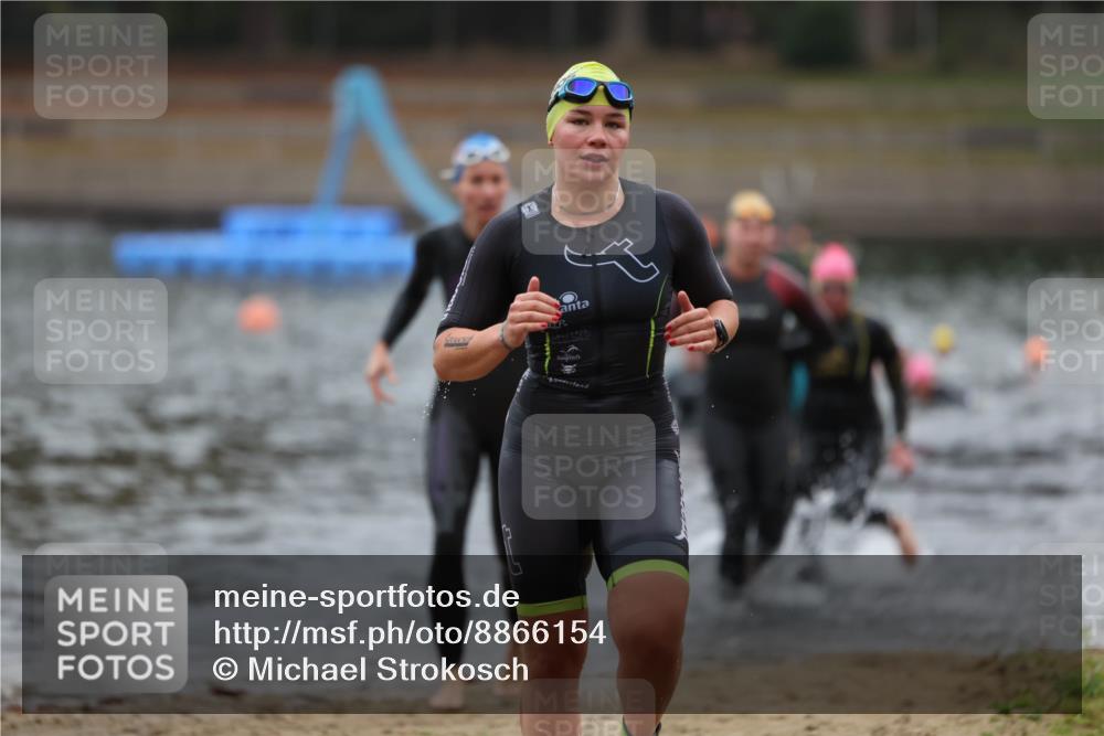14.09.2025 - Stadtparktriathlon Michael Strokosch http://msf.ph/oto/8866154 14.09.2025 09:14:16 Schwimmen 469, 486, 495, 500, 506 meine-sportfotos.de