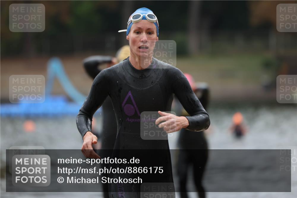 14.09.2025 - Stadtparktriathlon Michael Strokosch http://msf.ph/oto/8866175 14.09.2025 09:14:20 Schwimmen 469, 495, 500, 506 meine-sportfotos.de