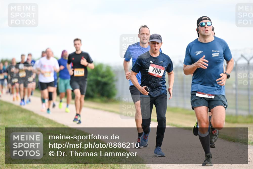14.09.2025 - Airport Race Dr. Thomas Lammeyer http://msf.ph/oto/8866210 14.09.2025 12:06:55 Laufen 706, 745 meine-sportfotos.de