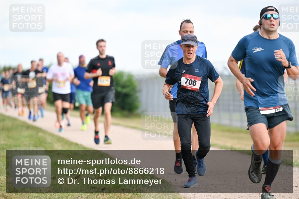 14.09.2025 - Airport Race Dr. Thomas Lammeyer http://msf.ph/oto/8866218 14.09.2025 12:06:56 Laufen 706, 745 meine-sportfotos.de
