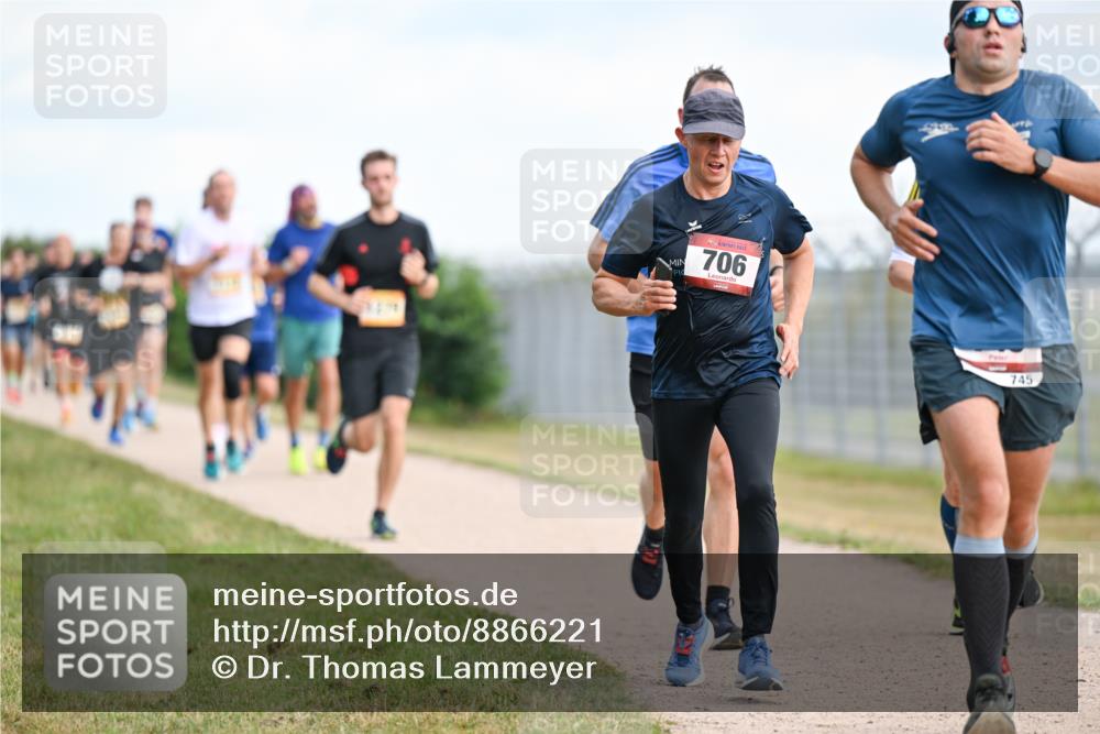 14.09.2025 - Airport Race Dr. Thomas Lammeyer http://msf.ph/oto/8866221 14.09.2025 12:06:56 Laufen 706, 745 meine-sportfotos.de