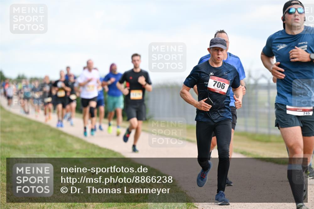 14.09.2025 - Airport Race Dr. Thomas Lammeyer http://msf.ph/oto/8866238 14.09.2025 12:06:57 Laufen 706, 745 meine-sportfotos.de