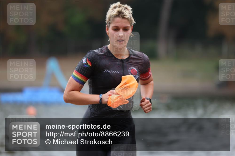 14.09.2025 - Stadtparktriathlon Michael Strokosch http://msf.ph/oto/8866239 14.09.2025 09:14:45 Schwimmen 447, 505 meine-sportfotos.de