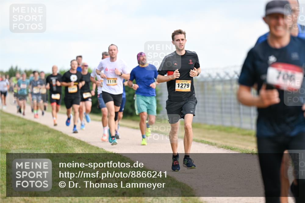 14.09.2025 - Airport Race Dr. Thomas Lammeyer http://msf.ph/oto/8866241 14.09.2025 12:06:58 Laufen 1118, 1279, 706 meine-sportfotos.de