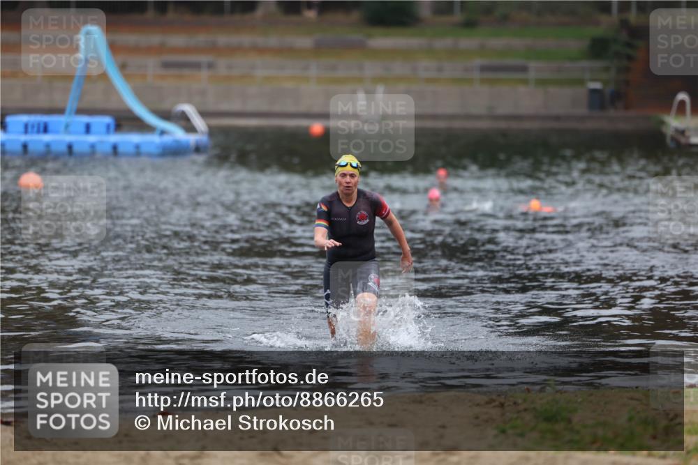14.09.2025 - Stadtparktriathlon Michael Strokosch http://msf.ph/oto/8866265 14.09.2025 09:16:04 Schwimmen 446 meine-sportfotos.de
