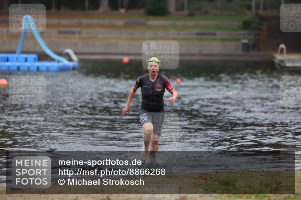 14.09.2025 - Stadtparktriathlon Michael Strokosch http://msf.ph/oto/8866268 14.09.2025 09:16:05 Schwimmen 446 meine-sportfotos.de