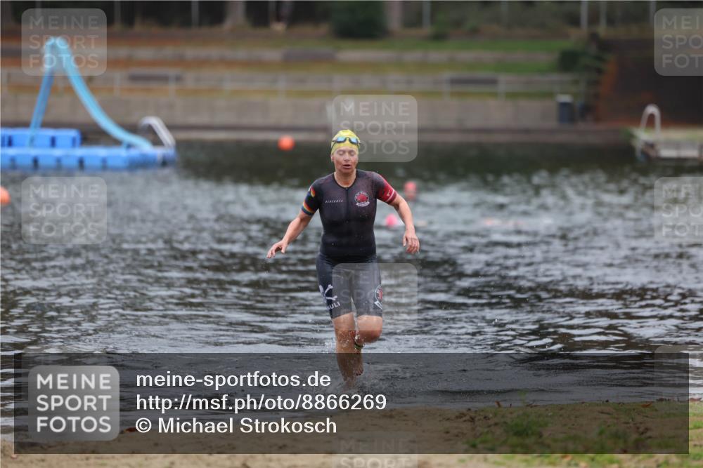 14.09.2025 - Stadtparktriathlon Michael Strokosch http://msf.ph/oto/8866269 14.09.2025 09:16:05 Schwimmen 446 meine-sportfotos.de
