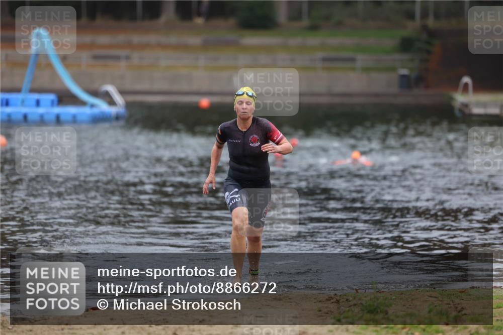 14.09.2025 - Stadtparktriathlon Michael Strokosch http://msf.ph/oto/8866272 14.09.2025 09:16:06 Schwimmen 446 meine-sportfotos.de