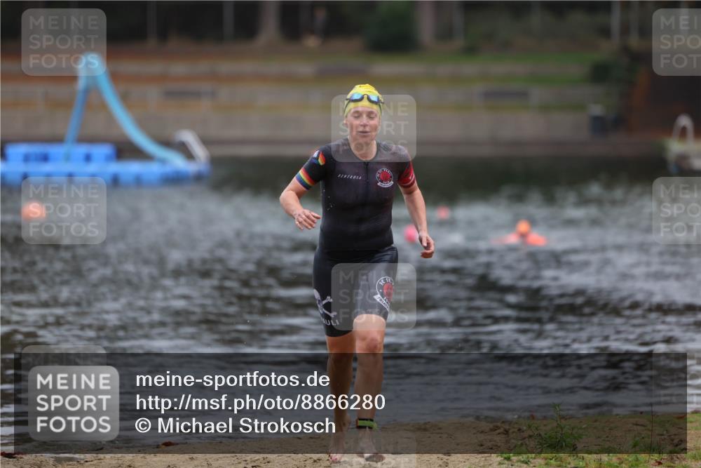 14.09.2025 - Stadtparktriathlon Michael Strokosch http://msf.ph/oto/8866280 14.09.2025 09:16:07 Schwimmen 446 meine-sportfotos.de