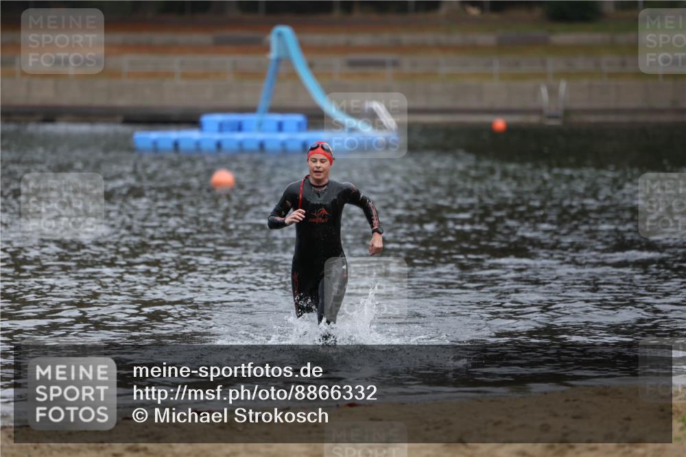 14.09.2025 - Stadtparktriathlon Michael Strokosch http://msf.ph/oto/8866332 14.09.2025 09:16:57 Schwimmen 465 meine-sportfotos.de