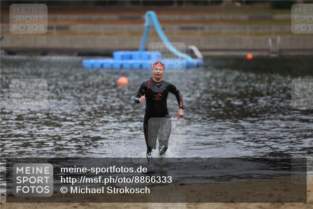 14.09.2025 - Stadtparktriathlon Michael Strokosch http://msf.ph/oto/8866333 14.09.2025 09:16:57 Schwimmen 465 meine-sportfotos.de