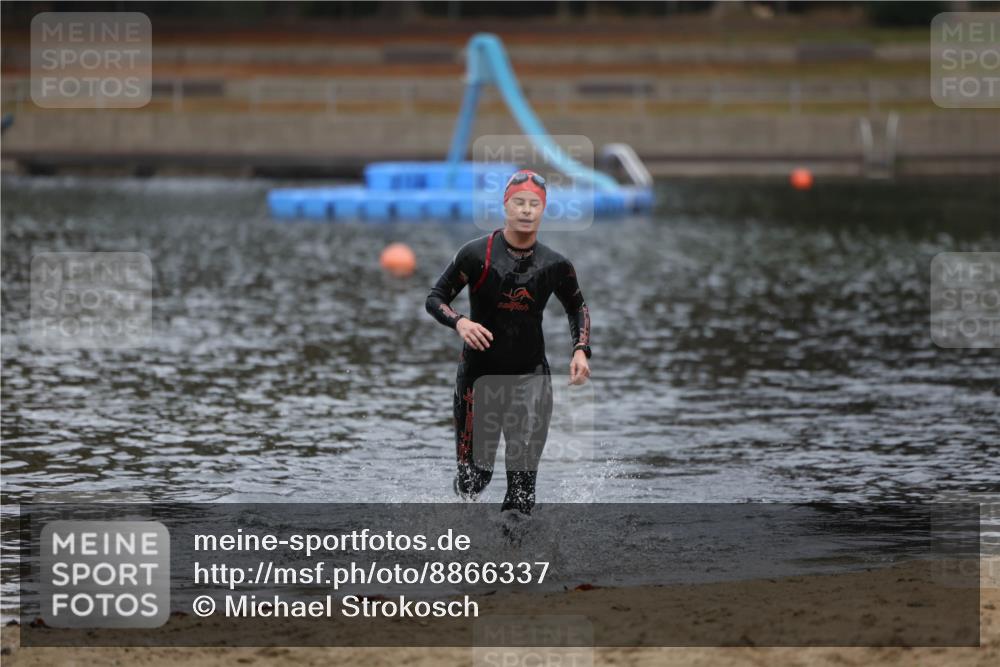 14.09.2025 - Stadtparktriathlon Michael Strokosch http://msf.ph/oto/8866337 14.09.2025 09:16:58 Schwimmen 465 meine-sportfotos.de