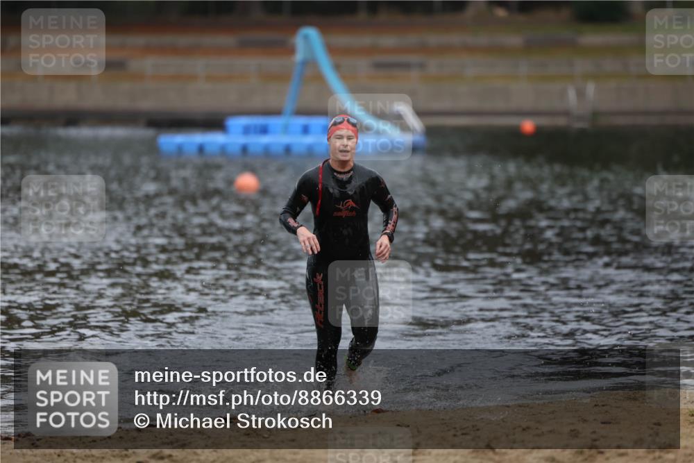 14.09.2025 - Stadtparktriathlon Michael Strokosch http://msf.ph/oto/8866339 14.09.2025 09:16:59 Schwimmen 465 meine-sportfotos.de