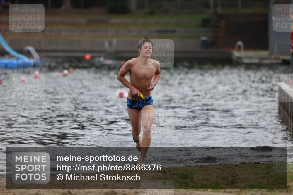 14.09.2025 - Stadtparktriathlon Michael Strokosch http://msf.ph/oto/8866376 14.09.2025 09:42:17 Schwimmen 549 meine-sportfotos.de