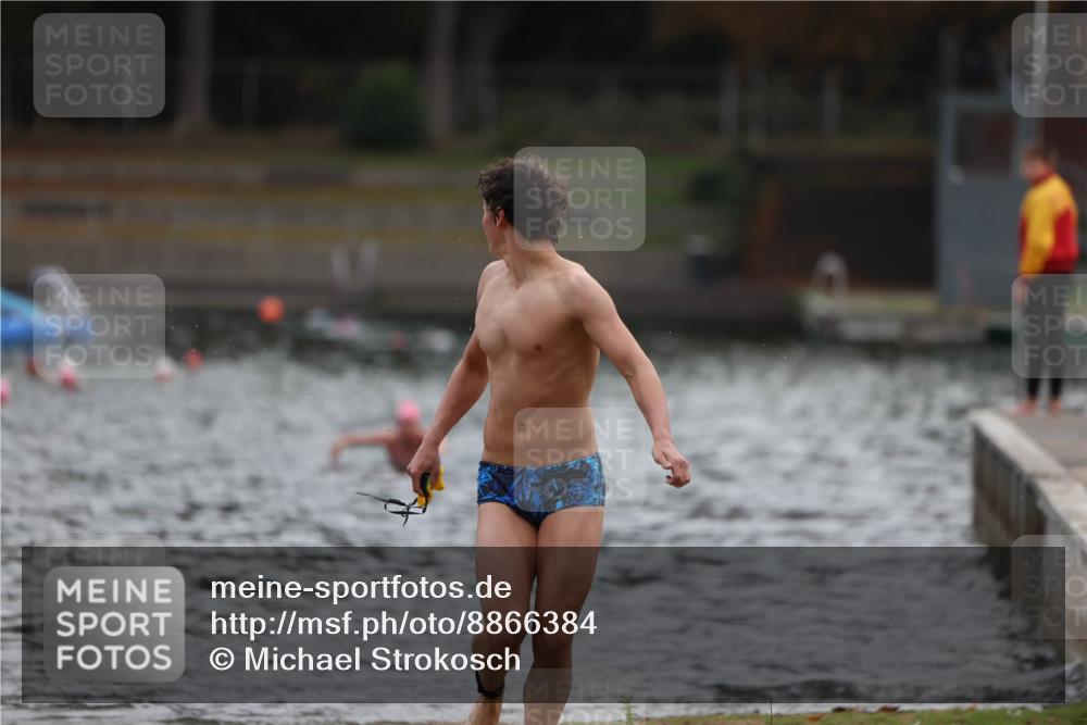 14.09.2025 - Stadtparktriathlon Michael Strokosch http://msf.ph/oto/8866384 14.09.2025 09:42:18 Schwimmen 549 meine-sportfotos.de