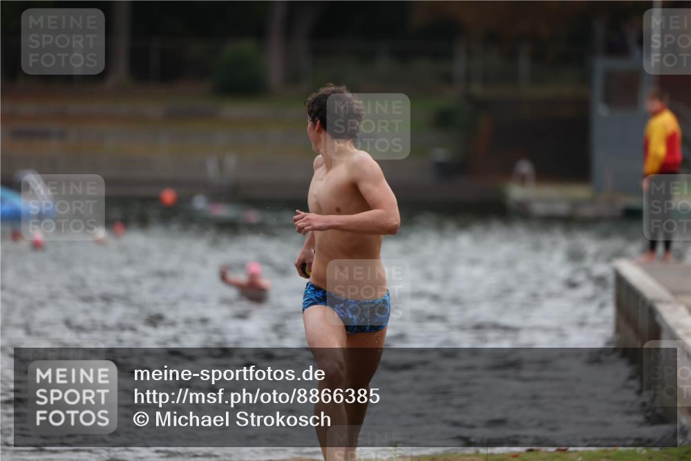 14.09.2025 - Stadtparktriathlon Michael Strokosch http://msf.ph/oto/8866385 14.09.2025 09:42:18 Schwimmen 549 meine-sportfotos.de