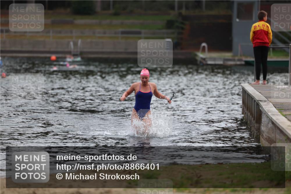 14.09.2025 - Stadtparktriathlon Michael Strokosch http://msf.ph/oto/8866401 14.09.2025 09:42:30 Schwimmen 574 meine-sportfotos.de