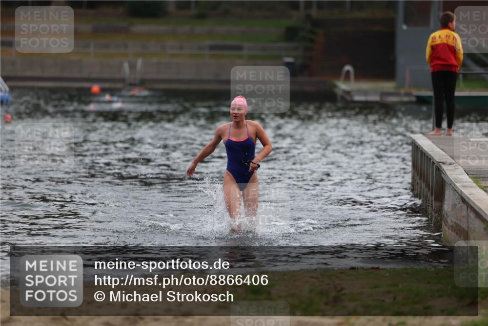 14.09.2025 - Stadtparktriathlon Michael Strokosch http://msf.ph/oto/8866406 14.09.2025 09:42:31 Schwimmen 574 meine-sportfotos.de