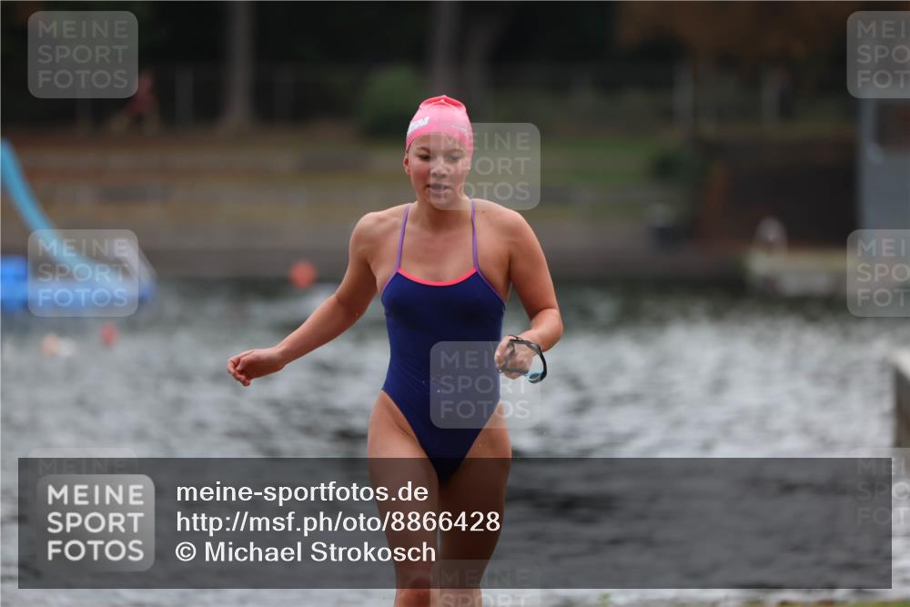 14.09.2025 - Stadtparktriathlon Michael Strokosch http://msf.ph/oto/8866428 14.09.2025 09:42:36 Schwimmen 574 meine-sportfotos.de