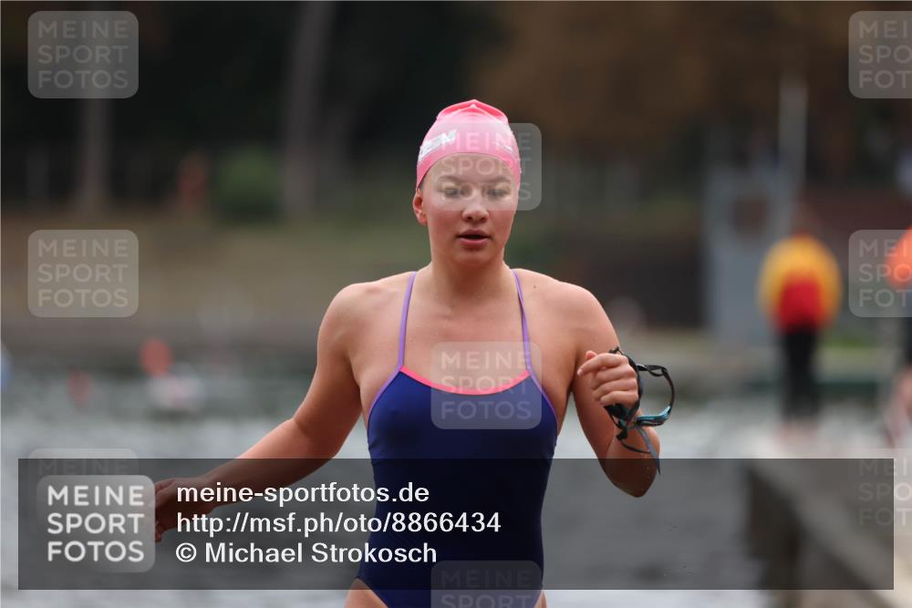 14.09.2025 - Stadtparktriathlon Michael Strokosch http://msf.ph/oto/8866434 14.09.2025 09:42:37 Schwimmen 574 meine-sportfotos.de