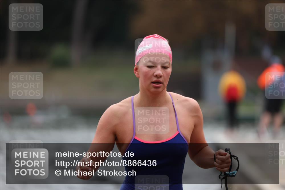 14.09.2025 - Stadtparktriathlon Michael Strokosch http://msf.ph/oto/8866436 14.09.2025 09:42:38 Schwimmen 574 meine-sportfotos.de