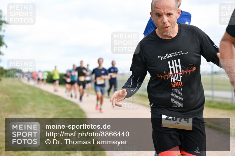 14.09.2025 - Airport Race Dr. Thomas Lammeyer http://msf.ph/oto/8866440 14.09.2025 12:07:11 Laufen 27, 2074, 8 meine-sportfotos.de