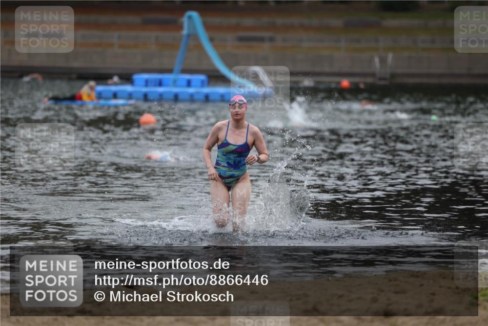 14.09.2025 - Stadtparktriathlon Michael Strokosch http://msf.ph/oto/8866446 14.09.2025 09:43:30 Schwimmen 605 meine-sportfotos.de