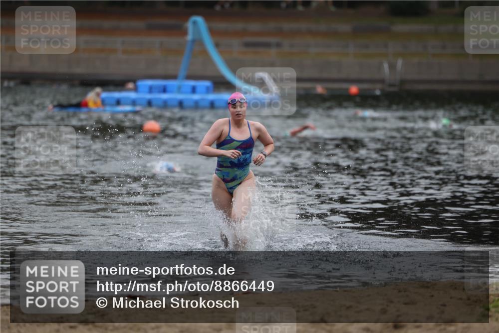 14.09.2025 - Stadtparktriathlon Michael Strokosch http://msf.ph/oto/8866449 14.09.2025 09:43:31 Schwimmen 605 meine-sportfotos.de