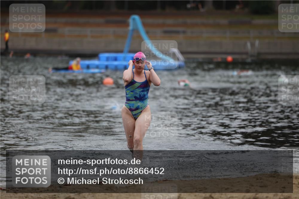 14.09.2025 - Stadtparktriathlon Michael Strokosch http://msf.ph/oto/8866452 14.09.2025 09:43:32 Schwimmen 605 meine-sportfotos.de