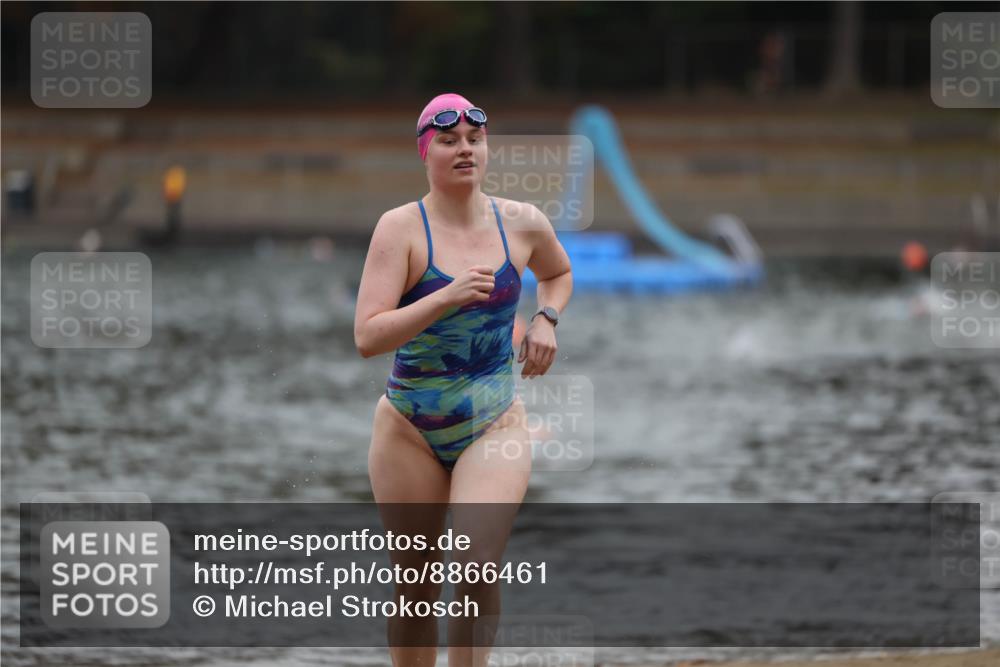 14.09.2025 - Stadtparktriathlon Michael Strokosch http://msf.ph/oto/8866461 14.09.2025 09:43:34 Schwimmen 605 meine-sportfotos.de