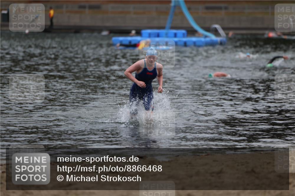 14.09.2025 - Stadtparktriathlon Michael Strokosch http://msf.ph/oto/8866468 14.09.2025 09:43:44 Schwimmen 575 meine-sportfotos.de