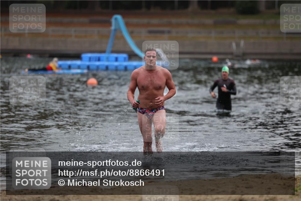 14.09.2025 - Stadtparktriathlon Michael Strokosch http://msf.ph/oto/8866491 14.09.2025 09:43:59 Schwimmen 564 meine-sportfotos.de