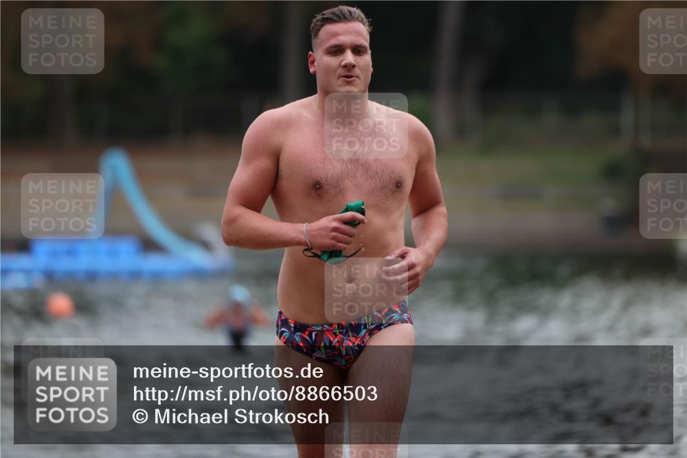 14.09.2025 - Stadtparktriathlon Michael Strokosch http://msf.ph/oto/8866503 14.09.2025 09:44:04 Schwimmen 548, 564 meine-sportfotos.de