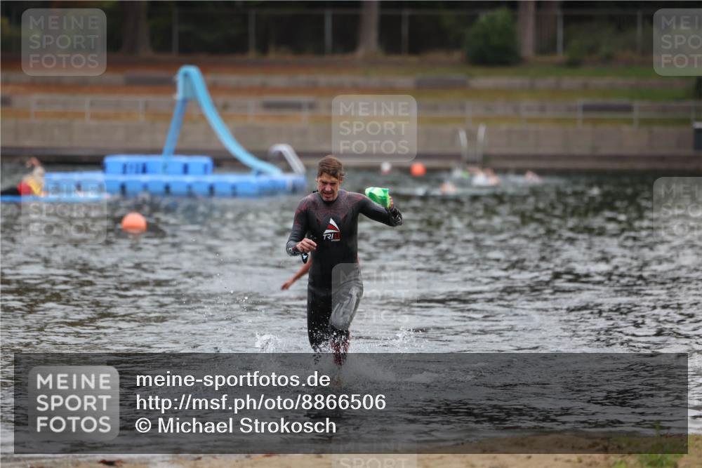 14.09.2025 - Stadtparktriathlon Michael Strokosch http://msf.ph/oto/8866506 14.09.2025 09:44:09 Schwimmen 548 meine-sportfotos.de