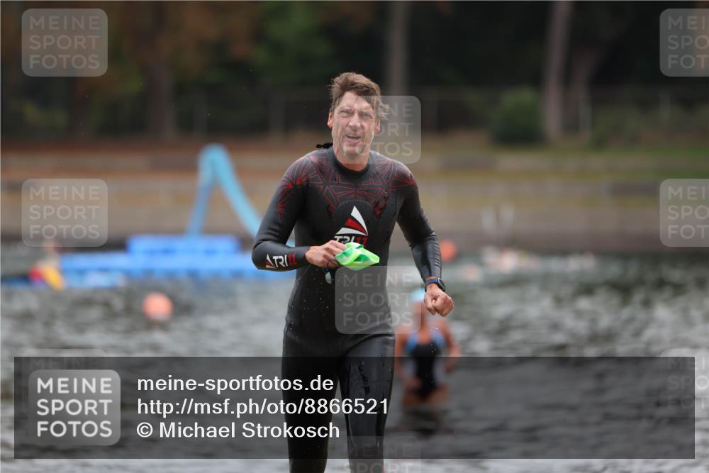 14.09.2025 - Stadtparktriathlon Michael Strokosch http://msf.ph/oto/8866521 14.09.2025 09:44:14 Schwimmen 512, 548 meine-sportfotos.de