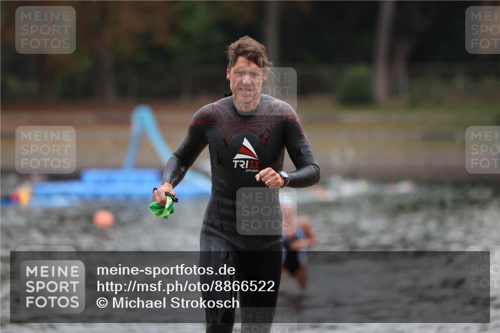 14.09.2025 - Stadtparktriathlon Michael Strokosch http://msf.ph/oto/8866522 14.09.2025 09:44:15 Schwimmen 512, 548 meine-sportfotos.de
