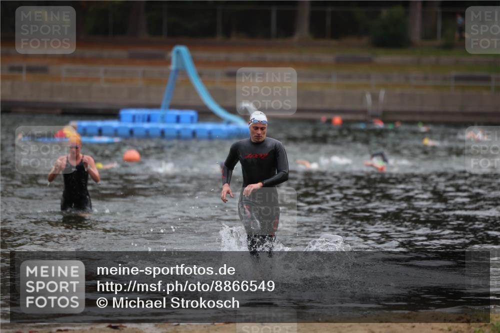14.09.2025 - Stadtparktriathlon Michael Strokosch http://msf.ph/oto/8866549 14.09.2025 09:45:13 Schwimmen 554 meine-sportfotos.de