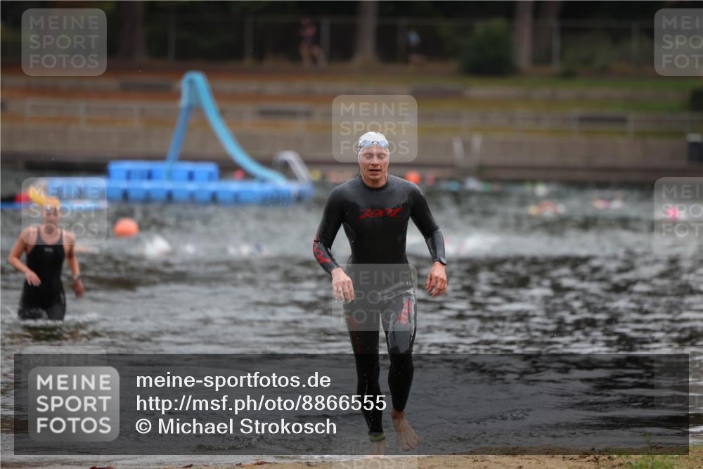 14.09.2025 - Stadtparktriathlon Michael Strokosch http://msf.ph/oto/8866555 14.09.2025 09:45:15 Schwimmen 554 meine-sportfotos.de